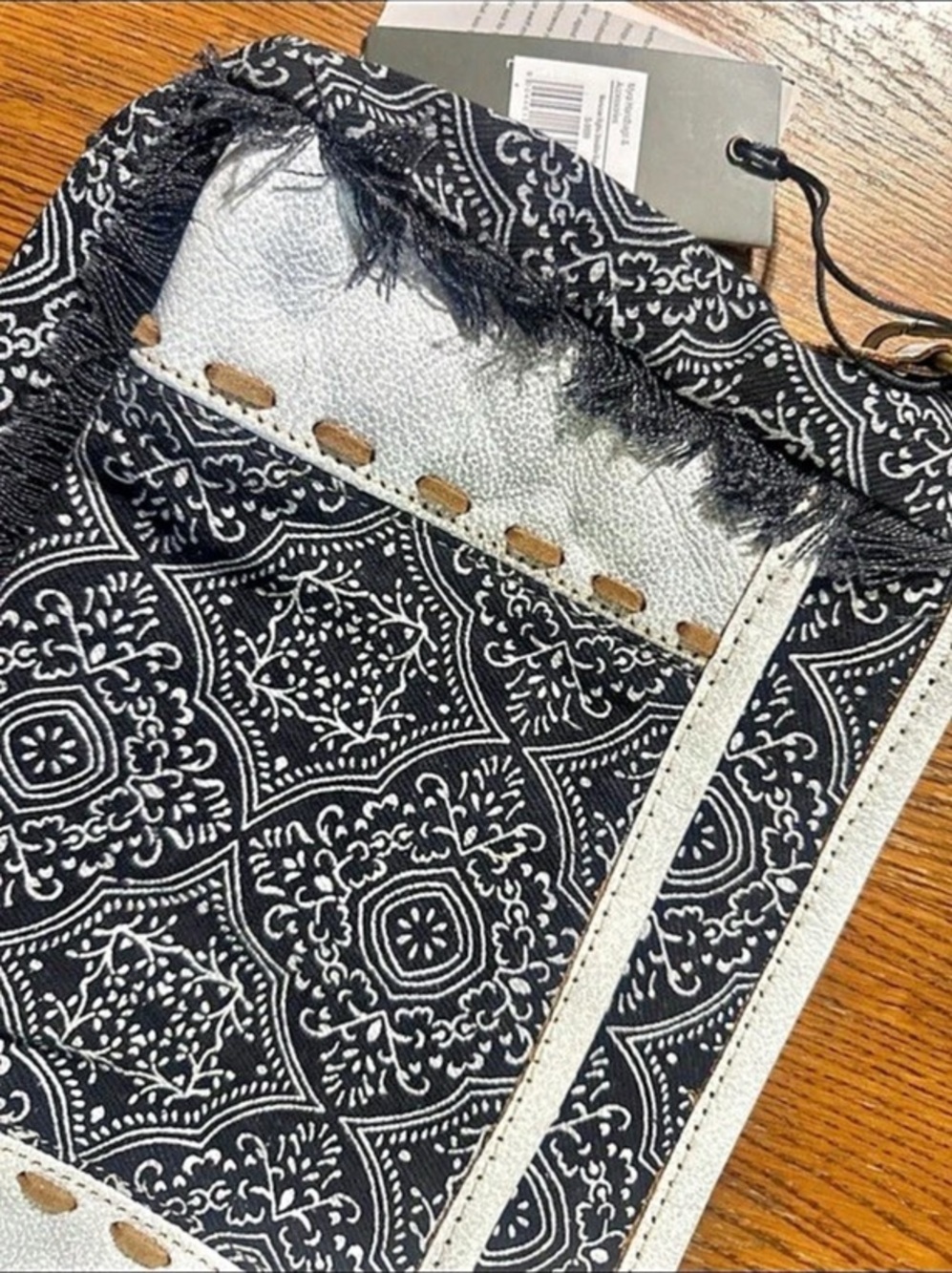 Myra Bag crossbody Paisley in Black & White - Picture 2 of 8